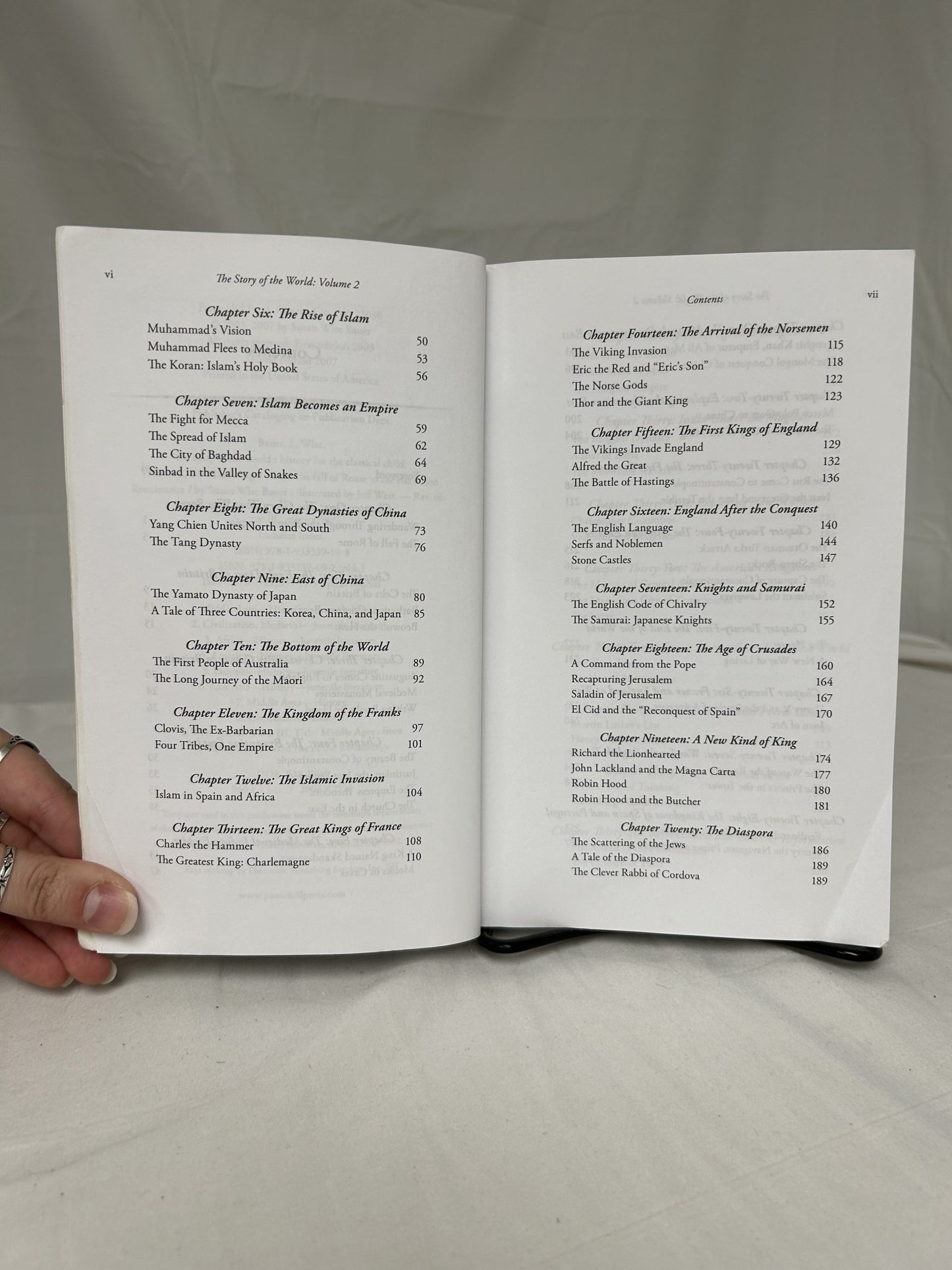 The Story of the World Volume 2 Textbook (Revised Edition)