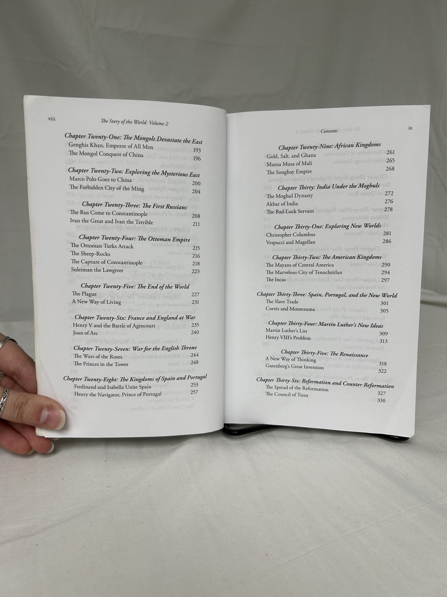 The Story of the World Volume 2 Textbook (Revised Edition)