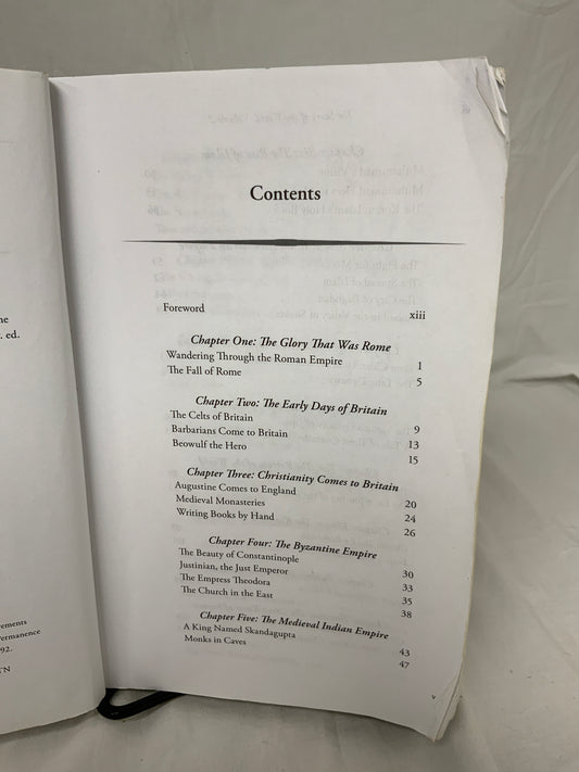 The Story of the World Volume 2 Textbook (Revised Edition)
