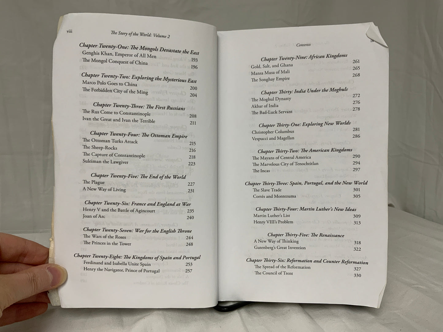 The Story of the World Volume 2 Textbook (Revised Edition)