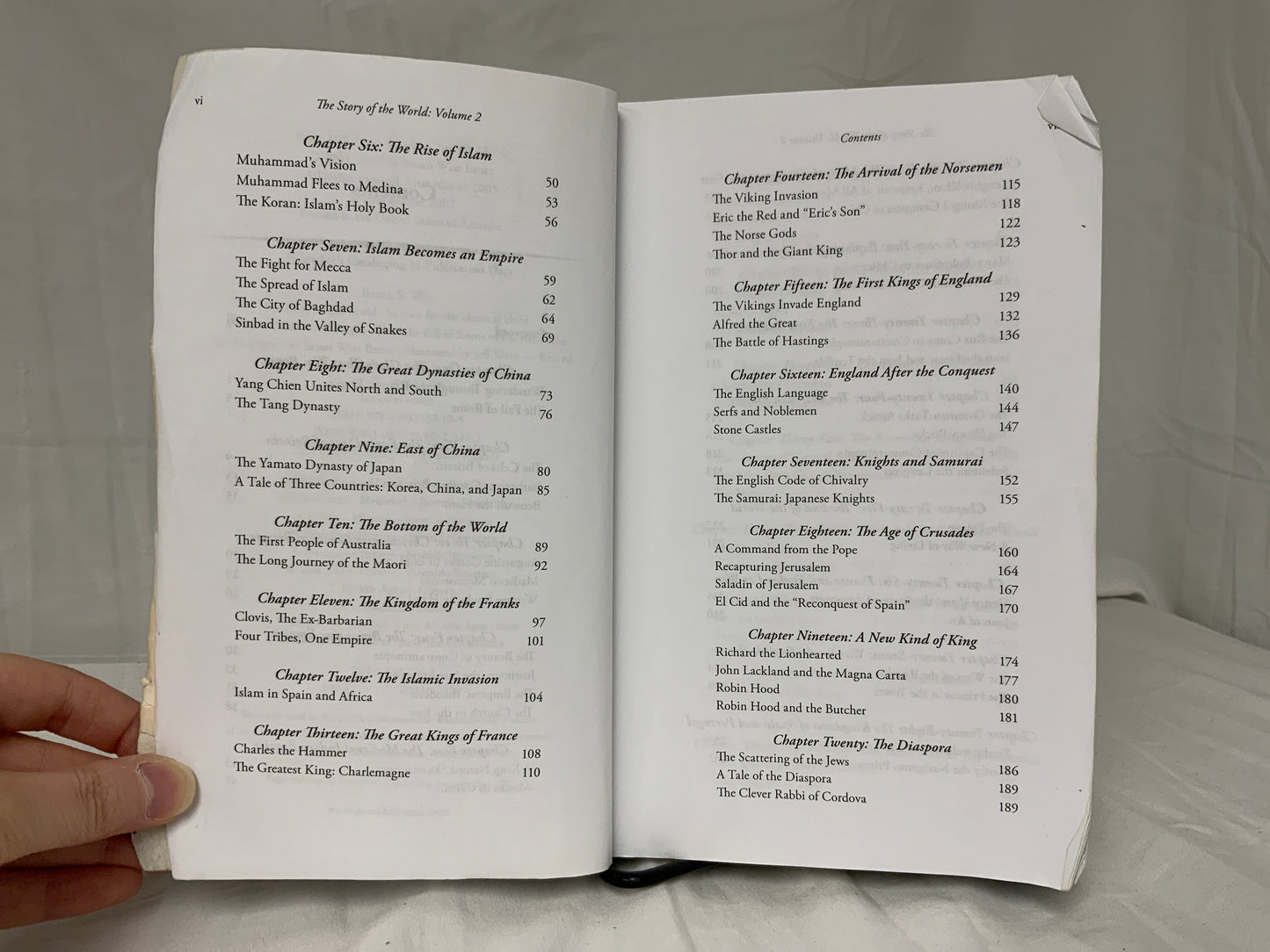 The Story of the World Volume 2 Textbook (Revised Edition)